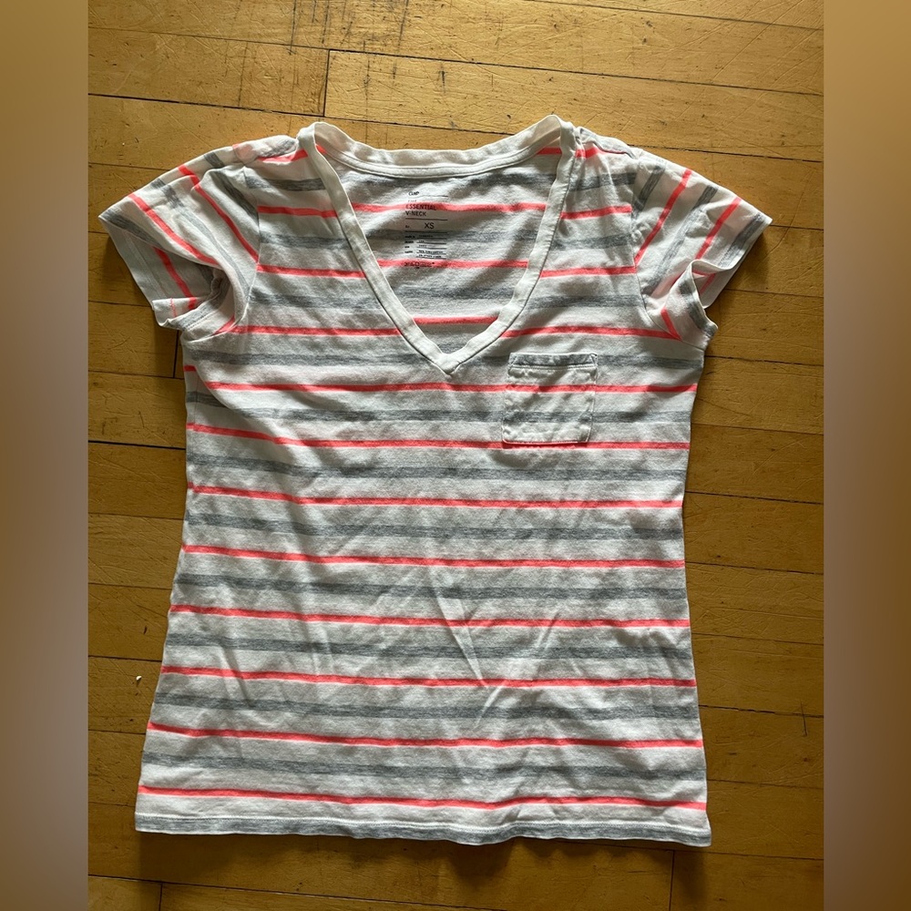 Gap Essential V Neck